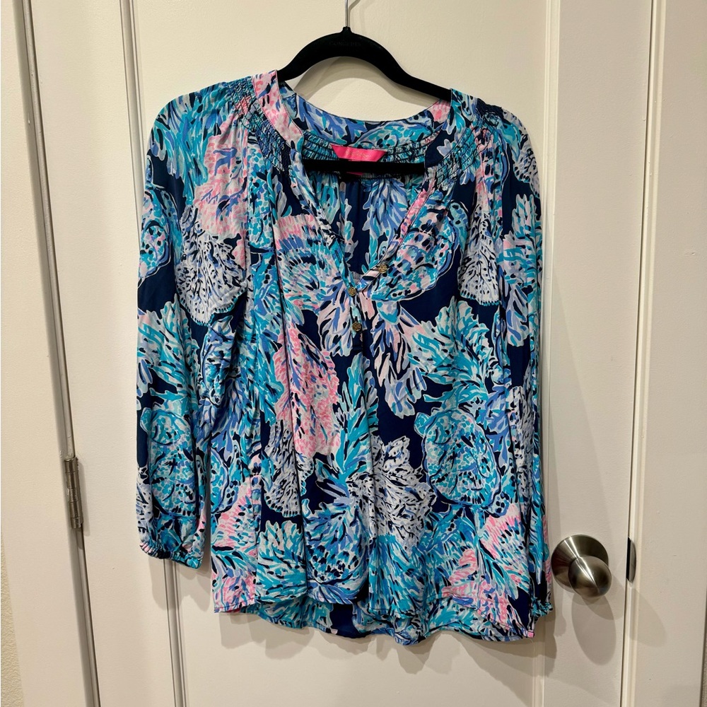 Lilly Pulitzer Elsa Silk Top
Size: M
Condition: Great